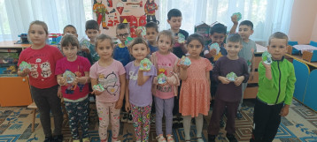Памятные подарки по охране природы от старшей группы Памятные подарки по охране природы от старшей группы.